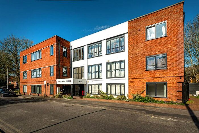 2 Bedroom Apartment To Rent In - Desborough Street, High Wycombe, HP11