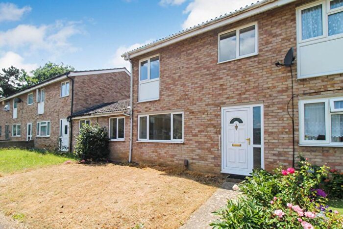 4 Bedroom Semi-Detached House To Rent In Westdale Walk, Kempston, Bedford, MK42