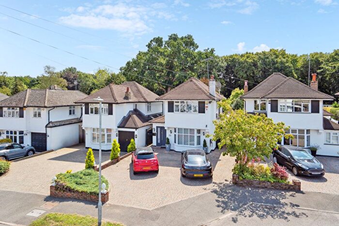 3 Bedroom Detached House For Sale In Hillcroft Crescent, Watford, WD19