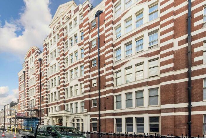 3 Bedroom Flat To Rent In Stafford Place, London, SW1E