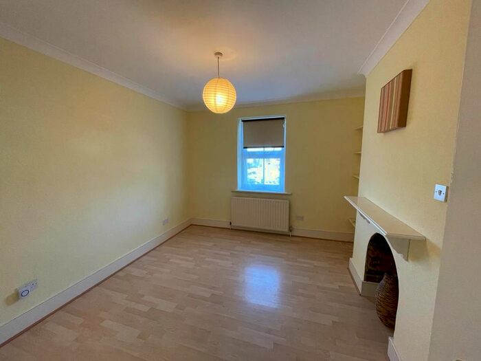 1 Bedroom Flat To Rent In Polworth Road, London, SW16