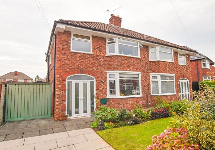 3 Bedroom Semi-Detached House For Sale In Stanhope Drive, Bromborough, CH62