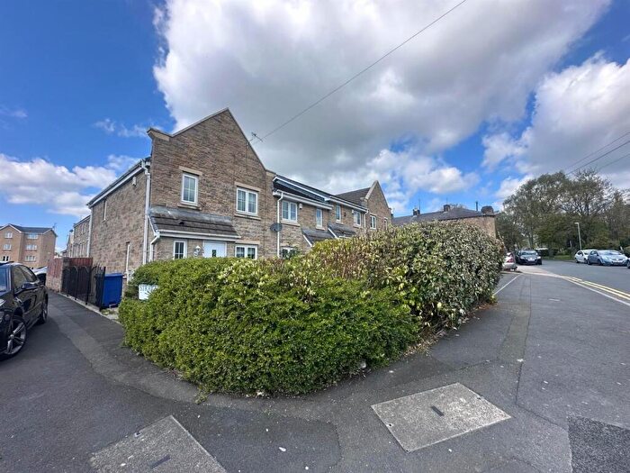 4 Bedroom Semi-Detached House To Rent In Leyland Road, Burnley, BB11