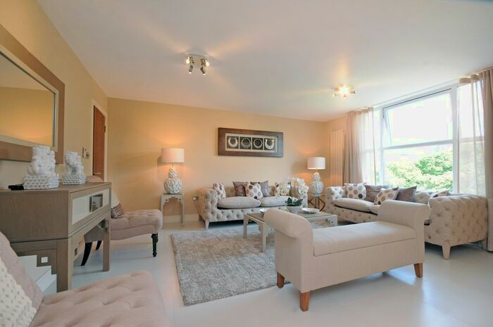 3 Bedroom Flat To Rent In St. Johns Wood Park, St Johns Wood, NW8