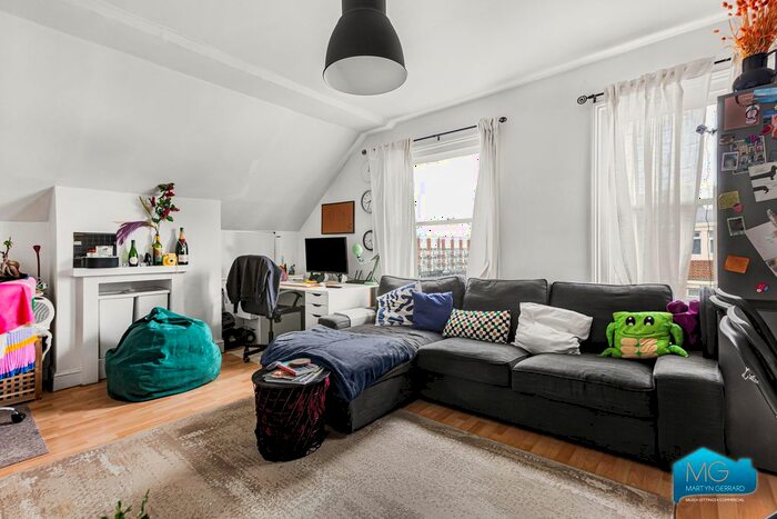 1 Bedroom Flat To Rent In Brent Street, Hendon, NW4