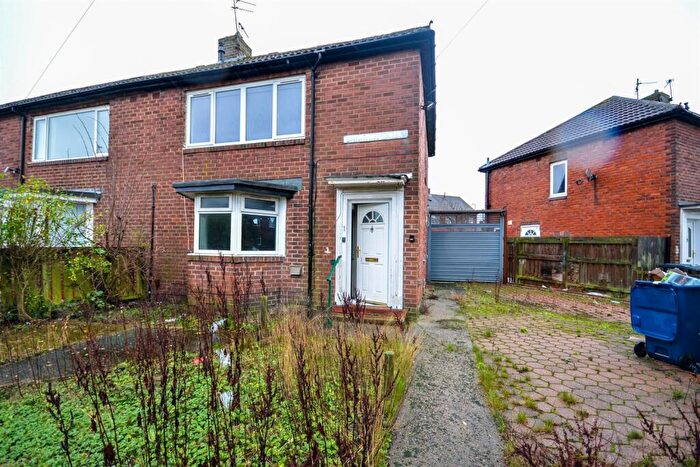 3 Bedroom Semi Detached House For Sale In Barnard Crescent, Hebburn, NE31