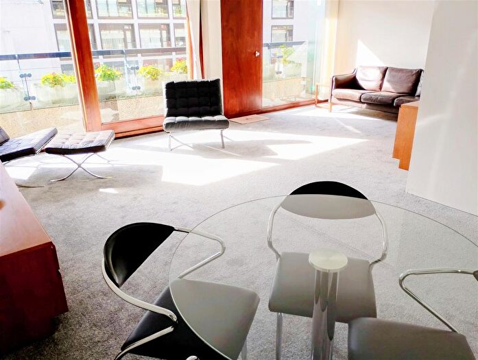 1 Bedroom Flat For Sale In Barbican, London, EC2Y