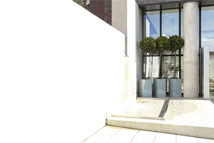 2 Bedroom Apartment To Rent In New Bridge Street Salford, M3