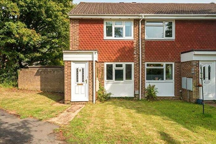 2 Bedroom End Of Terrace House For Sale In Cheviot Drive, Dibden, Southampton, Hampshire, SO45