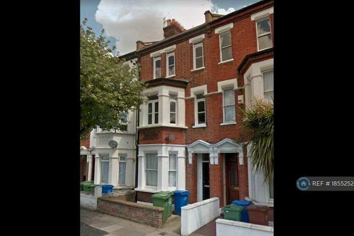 4 Bedroom Flat To Rent In Valmar Road, London, SE5