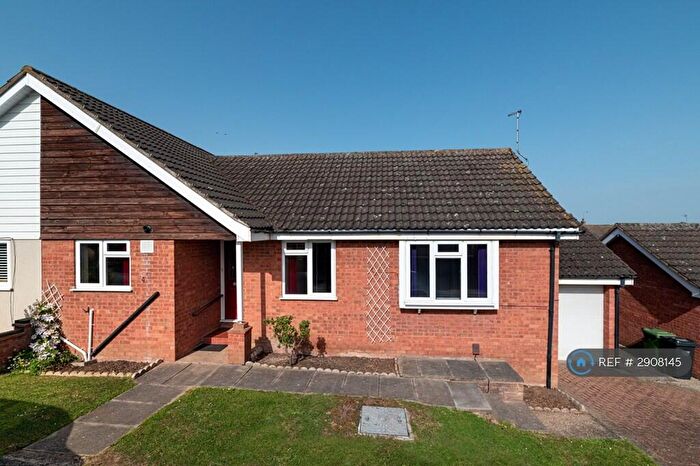 3 Bedroom Bungalow To Rent In Lenham Way, Basildon, SS13
