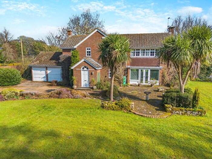 4 Bedroom Detached House For Sale In Ashford Road, Badlesmere Lees, Faversham, Kent, ME13