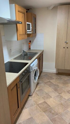 3 Bedroom Semi-Detached House To Rent In Moorfield Road, M20