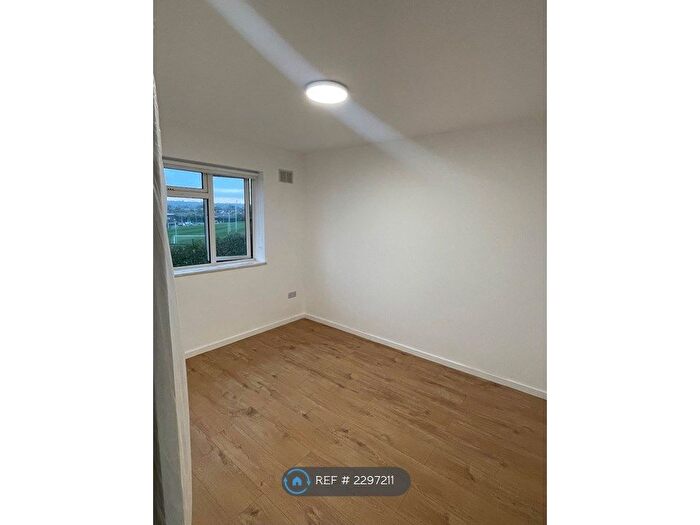 2 Bedroom Maisonette To Rent In Camrose Avenue, Edgware, HA8