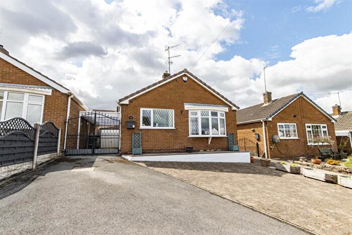 2 Bedroom Detached Bungalow For Sale In Farmfields Close, Bolsover, Chesterfield, S44