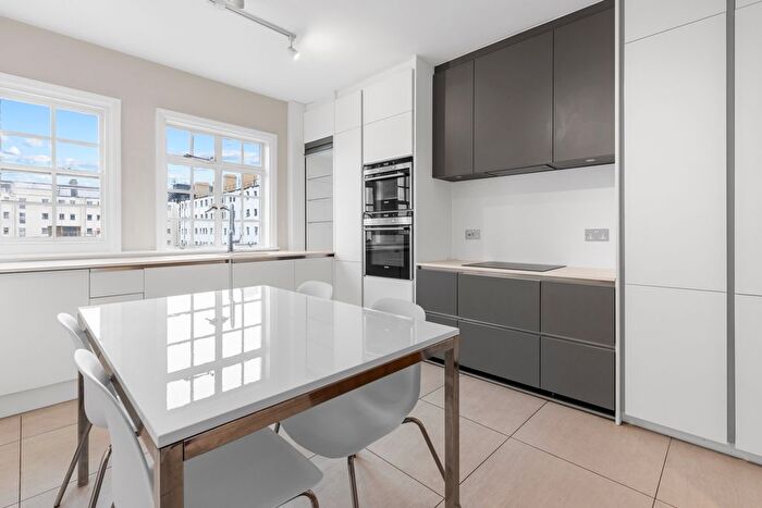 2 Bedroom Flat To Rent In Baker Street, London, NW1