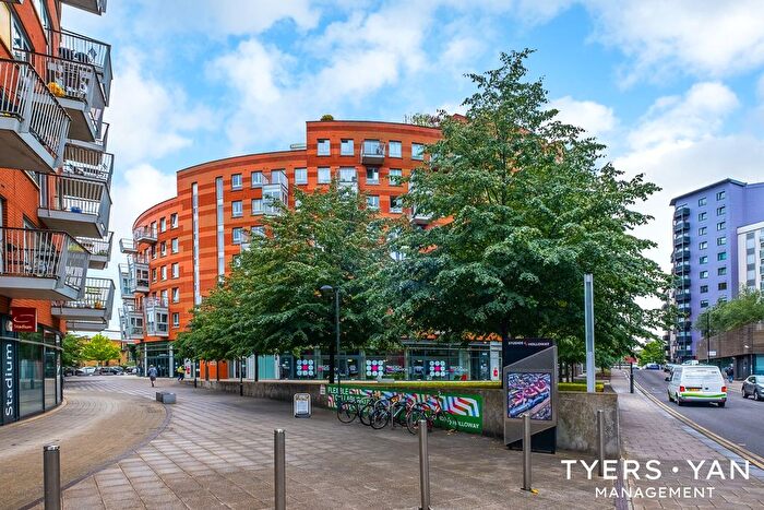 2 Bedroom Flat For Sale In Buckler Court, Eden Grove, London, N7