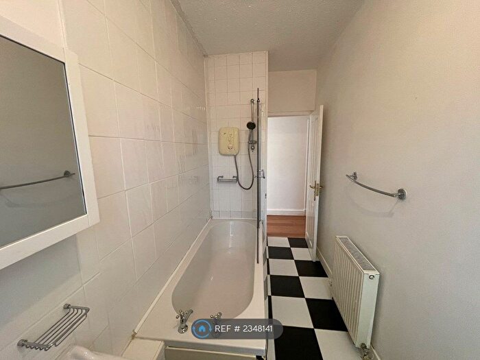 2 Bedroom Flat To Rent In Burnfield Road, Glasgow, G43