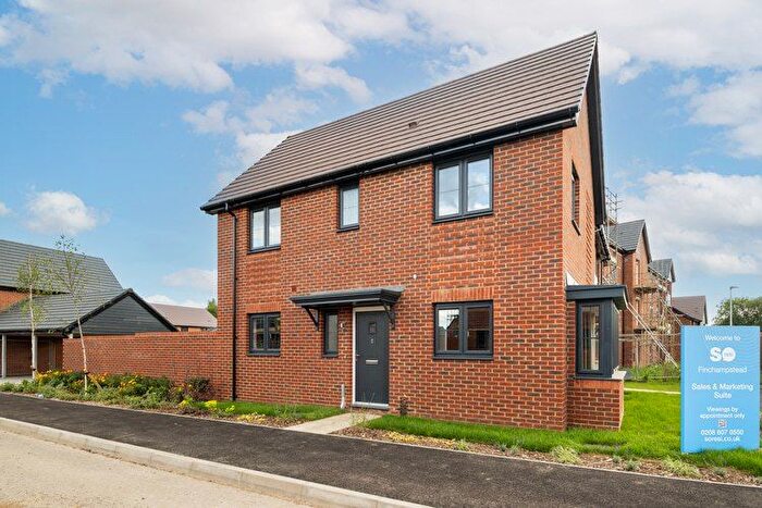 3 Bedroom Terraced House For Sale In So Resi Finchampstead, RG40