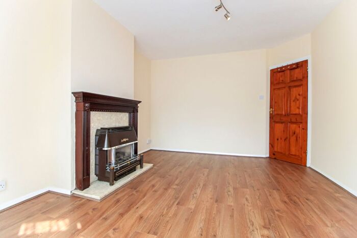 4 Bedroom Terraced House To Rent In Sitwell Grove, Stanmore, HA7