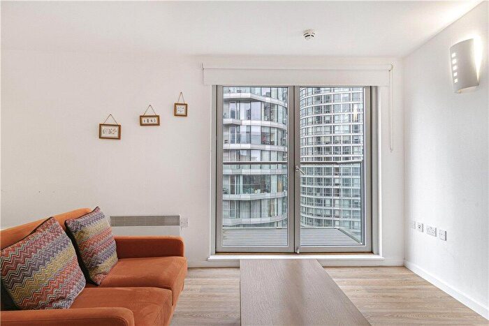 Studio To Rent In Biscayne Avenue, London, E14