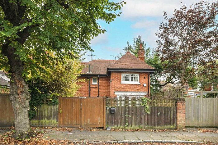 2 Bedroom Property To Rent In Rupert Road, London, W4