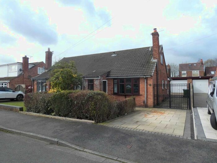 4 Bedroom Semi-Detached Bungalow To Rent In Blandford Road, Great Sankey, WA5
