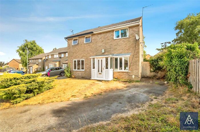 2 Bedroom Semi-Detached House For Sale In Blencowe Drive, Brackley, Northamptonshire, NN13