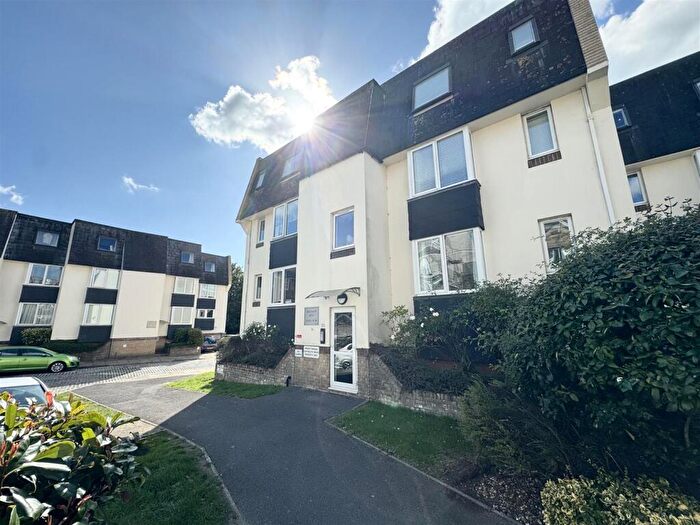 2 Bedroom Flat To Rent In Dartmouth Mews, Cecil Place, PO5