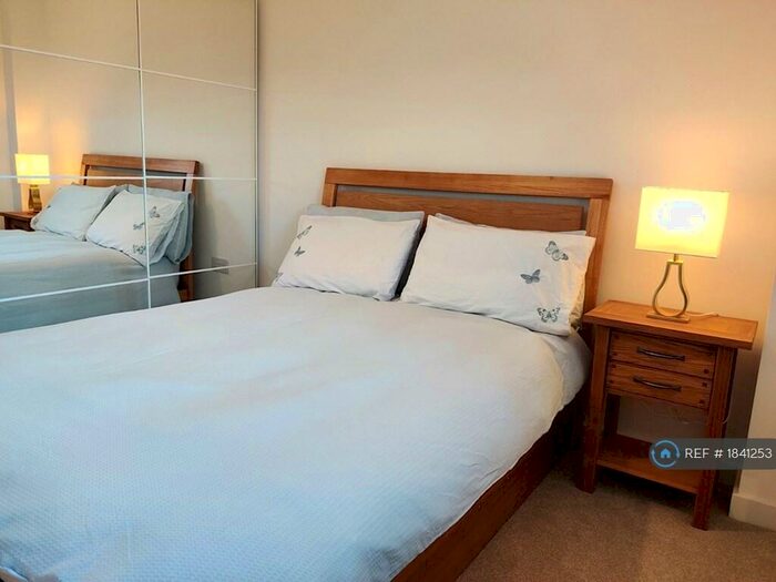 2 Bedroom Flat To Rent In Webster Close, Bracknell, RG12