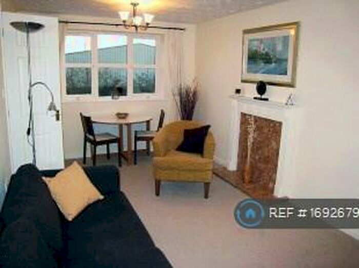 2 Bedroom Flat To Rent In Navigation Loop, Stone, ST15