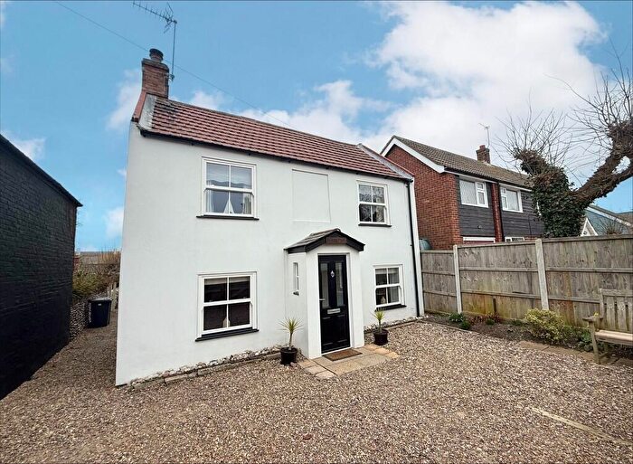 3 Bedroom Detached House For Sale In Beach Road, Winterton-on-sea, NR29