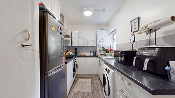 2 Bedroom Flat To Rent In Danes Court, Wembley, HA9
