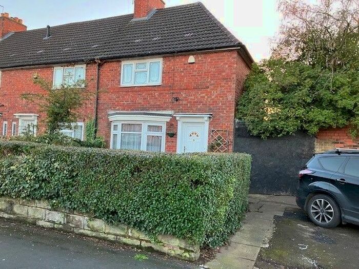 3 Bedroom Semi-Detached House To Rent In Bassett Road, Wednesbury, WS10