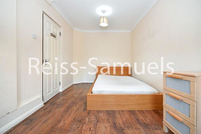 5 Bedroom End Of Terrace House To Rent In Barnfield Place, London, E14
