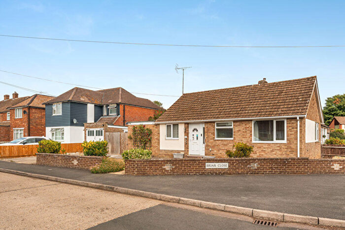 2 Bedroom Semi-Detached Bungalow For Sale In Briar Close, Banbury, OX16