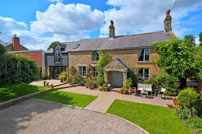4 Bedroom Farmhouse For Sale In Main Road, Marsh Lane, Sheffield, S21