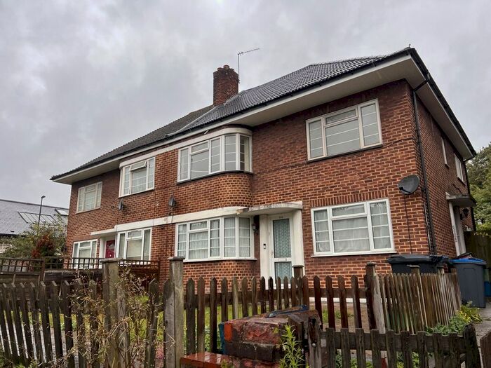 2 Bedroom Flat To Rent In Brighton Road, South Croydon, CR2