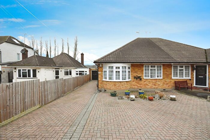2 Bedroom Semi-detached Bungalow For Sale In Westbourne Drive, Brentwood, CM14