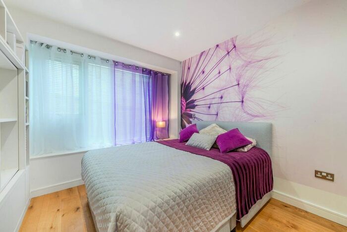 Studio To Rent In Balfour Road, Hounslow, TW3