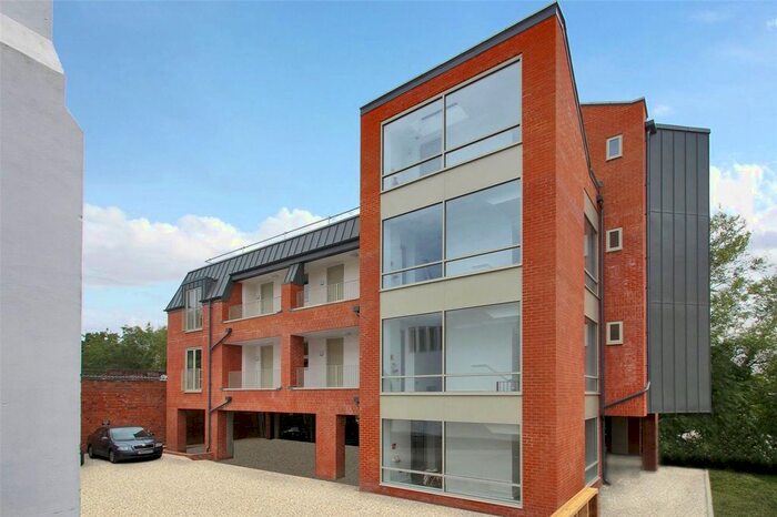 2 Bedroom Flat To Rent In Bailey House, The Slade, Tonbridge, Kent, TN9