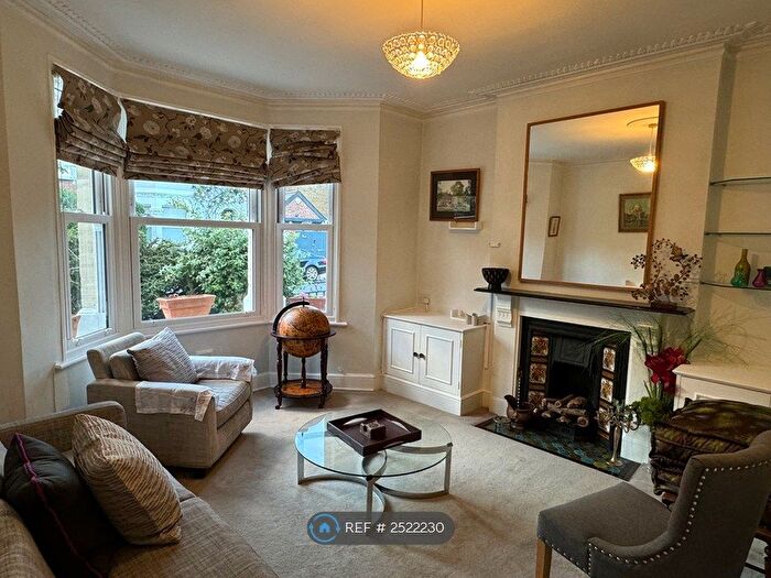 2 Bedroom Flat To Rent In Fulham, London, SW6