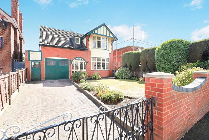 3 Bedroom Detached House For Sale In Bilston Road, Willenhall, WV13