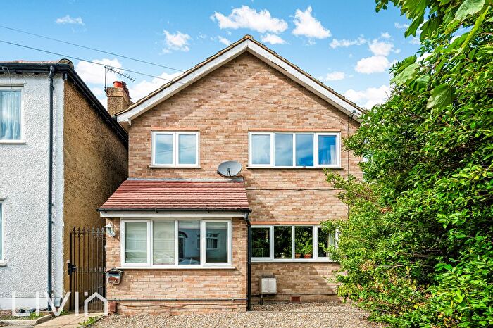 3 Bedroom Detached House For Sale In Laurier Road, Addiscombe, CR0