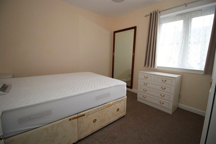 1 Bedroom Flat To Rent In Pipeland Road, St. Andrews, KY16