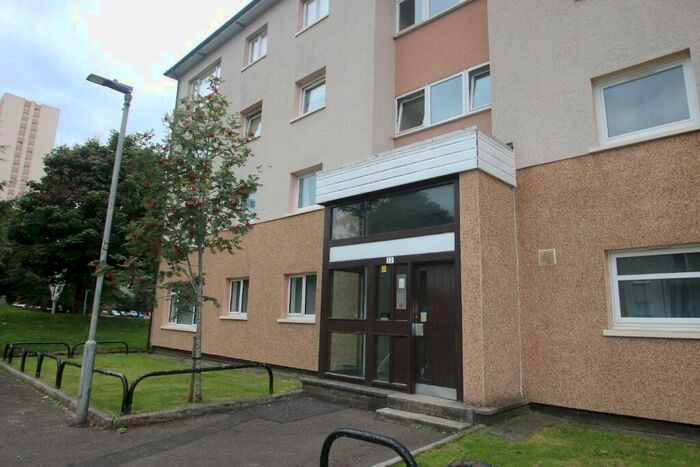 3 Bedroom Flat To Rent In Kennedy Path, Glasgow, G4