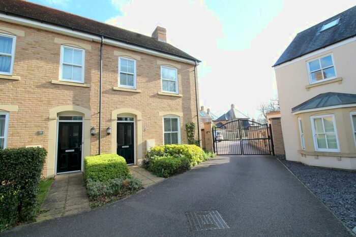 3 Bedroom Semi-Detached House To Rent In Edison Way, Fairfield, Hitchin, SG5