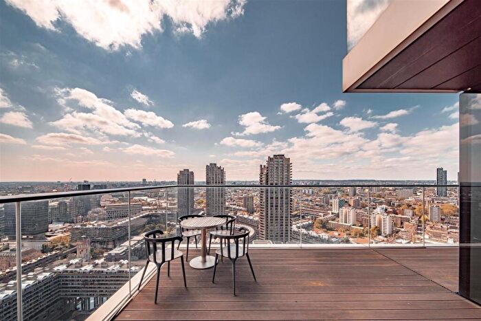 3 Bedroom Apartment To Rent In Moor Lane, London, EC2Y