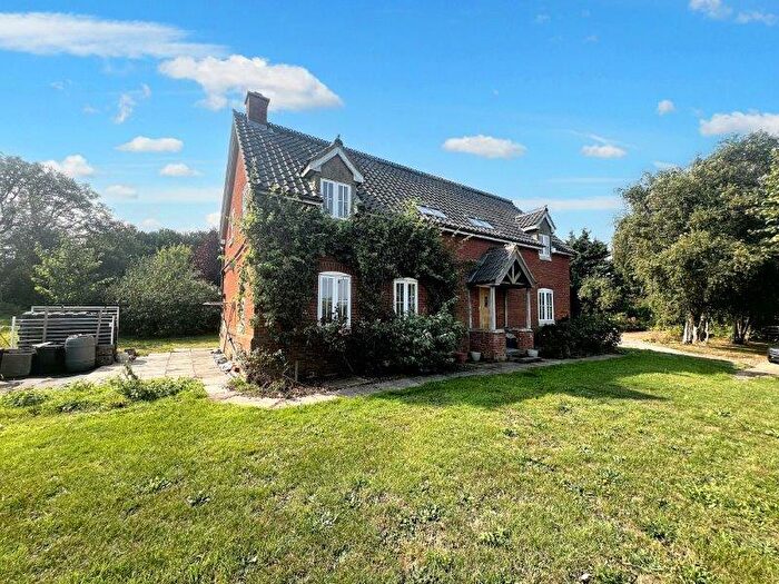 4 Bedroom Detached House To Rent In Main Road, IP9