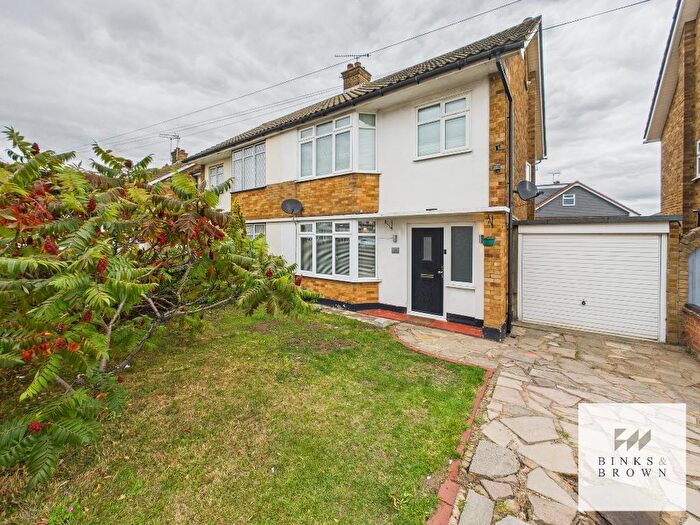 3 Bedroom Semi-Detached House For Sale In Woodbrooke Way, Corringham, Essex, SS17